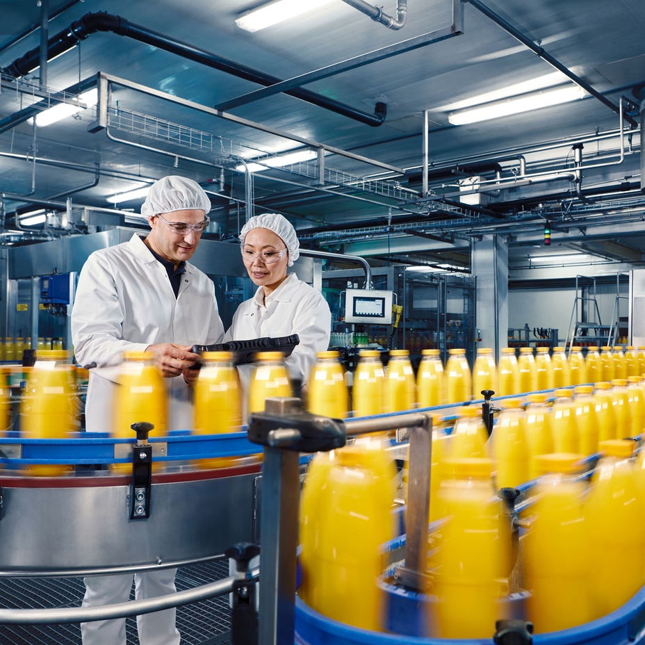 Orange juice filling in a beverage plant